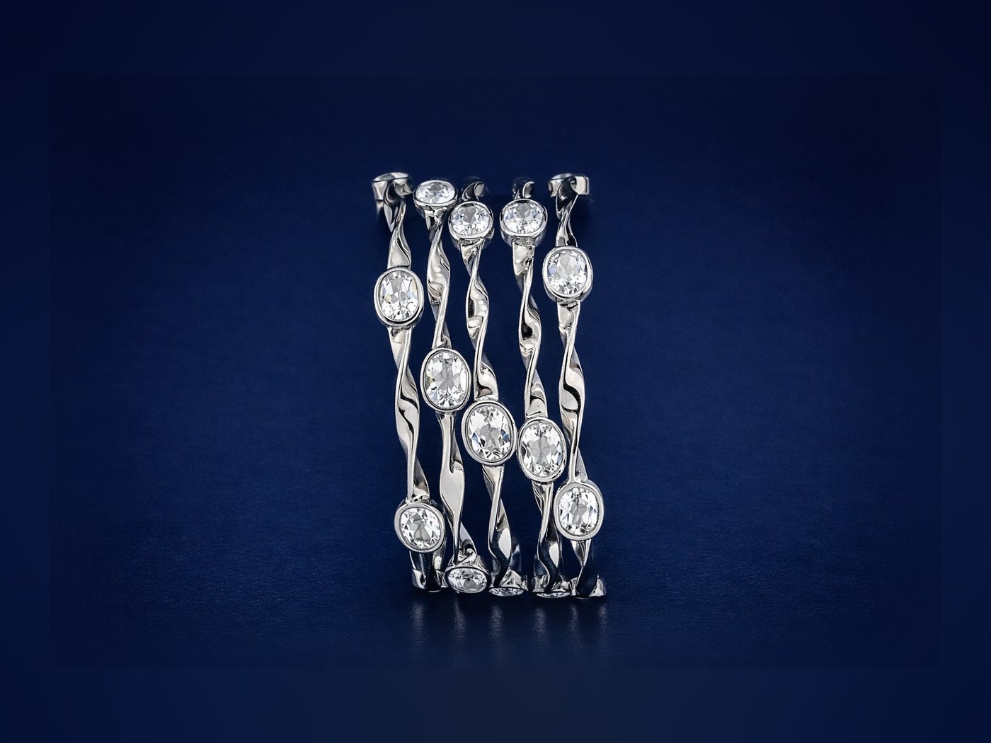 Diamond wave ring